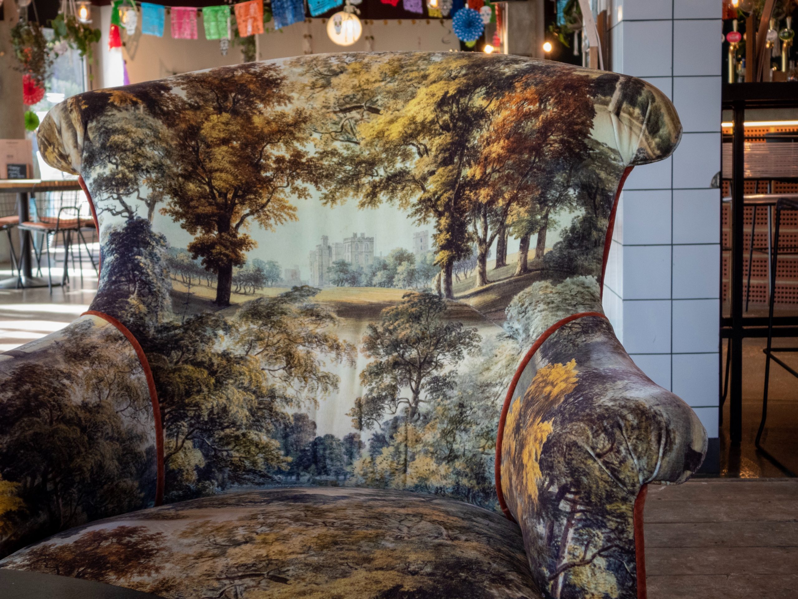Toile de Jouy: what is it and a brief history - Homes and Antiques